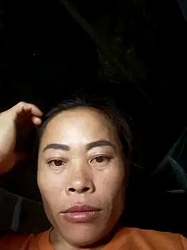 CoMay003 online show from October 31, 2025, 6:58 am