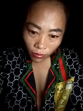 CoMay003 online show from October 31, 2025, 8:32 pm