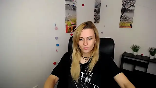 Snapshot of PeppyMia chatting on October 21, 2025, 6:03 am PeppyMia online show from October 21, 2025, 6:03 am