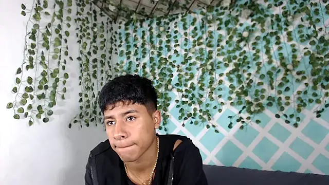 Snapshot of sebas_boys577 chatting on September 14, 2025, 1:43 pm sebas boys577 online show from September 14, 2025, 1:43 pm