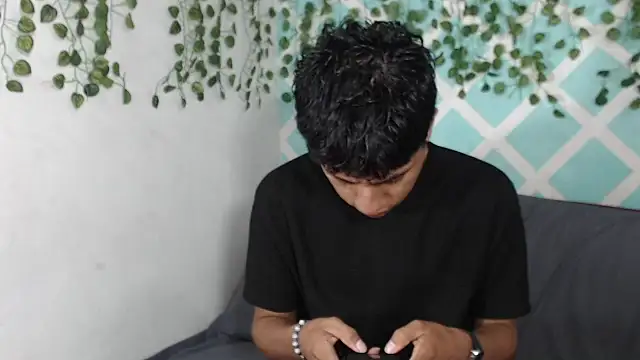 Snapshot of sebas_boys577 chatting on September 20, 2025, 1:45 pm sebas boys577 online show from September 20, 2025, 1:45 pm