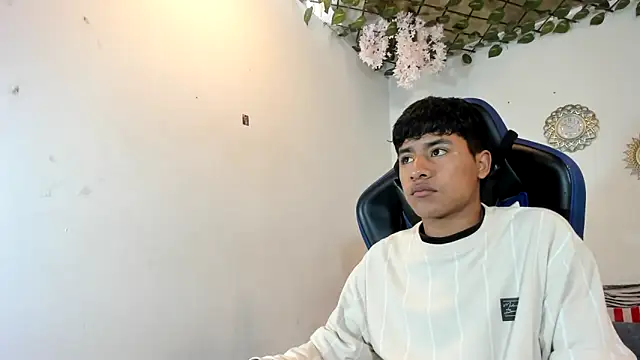 Snapshot of sebas_boys577 chatting on October 20, 2025, 1:22 pm sebas boys577 online show from October 20, 2025, 1:22 pm
