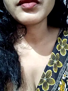Snapshot of spicysuhana chatting on September 15, 2025, 11:49 pm spicysuhana online show from September 15, 2025, 11:49 pm