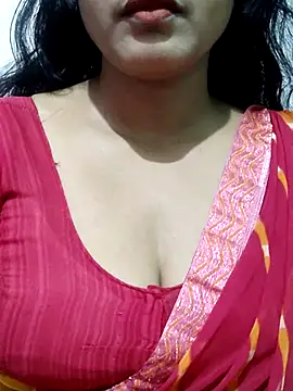 Snapshot of spicysuhana chatting on October 21, 2025, 7:42 am spicysuhana online show from October 21, 2025, 7:42 am