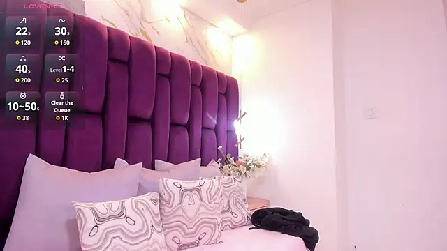 cloe spencerr online show from September 19, 2025, 5:13 pm