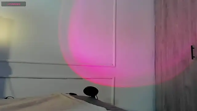 Snapshot of Ice_Princess_ chatting on November 8, 2025, 12:49 pm Ice Princess online show from November 8, 2025, 12:49 pm