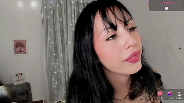 Snapshot of Miss_Charlottet chatting on November 20, 2025, 8:08 pm Miss Charlottet online show from November 20, 2025, 8:08 pm