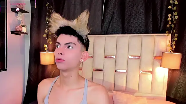 Room 69x online show from October 7, 2025, 12:13 pm