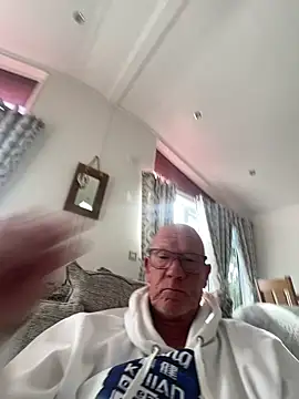 Snapshot of philefc chatting on September 21, 2025, 3:02 pm philefc online show from September 21, 2025, 3:02 pm