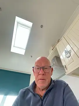 Snapshot of philefc chatting on October 7, 2025, 7:49 am philefc online show from October 7, 2025, 7:49 am