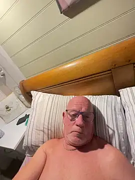 Snapshot of philefc chatting on October 9, 2025, 8:29 pm philefc online show from October 9, 2025, 8:29 pm