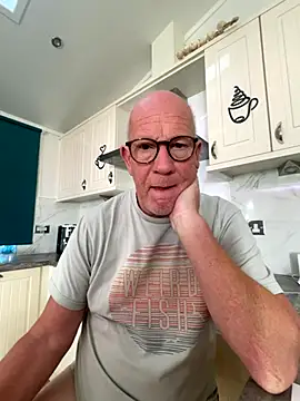 Snapshot of philefc chatting on October 28, 2025, 9:35 am philefc online show from October 28, 2025, 9:35 am