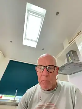 Snapshot of philefc chatting on October 29, 2025, 11:23 am philefc online show from October 29, 2025, 11:23 am