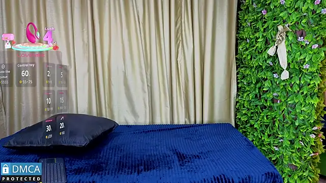 Clhoee  online show from December 15, 2025, 3:11 am