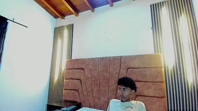 FYKMOR 1 online show from November 12, 2025, 7:35 pm