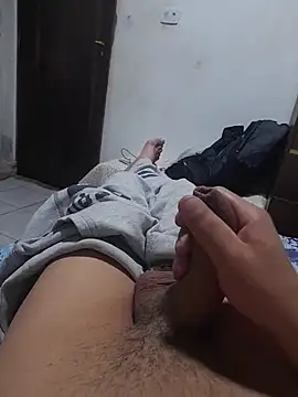 Snapshot of thequestiontrad chatting on November 13, 2025, 7:29 am thequestiontrad online show from November 13, 2025, 7:29 am