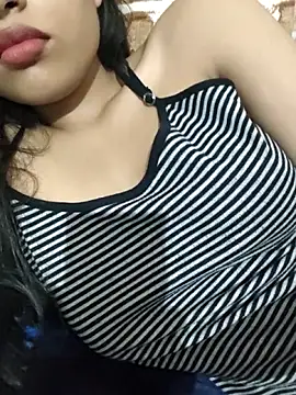 Snapshot of KARISHMA-STRIP chatting on September 24, 2025, 8:28 am KARISHMA-STRIP online show from September 24, 2025, 8:28 am