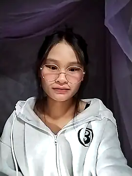 saronla 03 online show from November 18, 2025, 6:34 pm