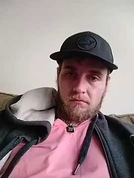 Snapshot of high3ndlowlife chatting on November 5, 2025, 7:36 pm high3ndlowlife online show from November 5, 2025, 7:36 pm