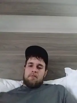 Snapshot of high3ndlowlife chatting on November 7, 2025, 6:41 pm high3ndlowlife online show from November 7, 2025, 6:41 pm