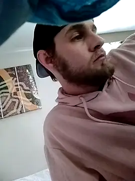 Snapshot of high3ndlowlife chatting on November 10, 2025, 6:40 pm high3ndlowlife online show from November 10, 2025, 6:40 pm