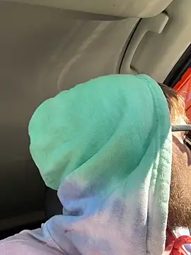 Snapshot of high3ndlowlife chatting on December 3, 2025, 5:44 pm high3ndlowlife online show from December 3, 2025, 5:44 pm