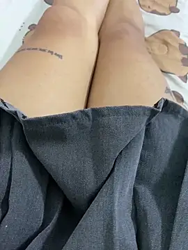   BabyShowPublic   online show from September 20, 2025, 2:07 pm