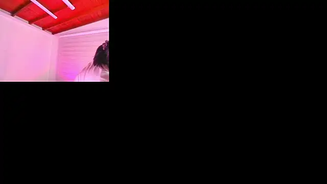 Snapshot of emma_madi chatting on September 20, 2025, 11:55 am emma madi online show from September 20, 2025, 11:55 am