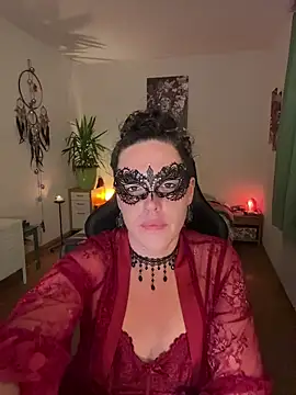 Nadja Noir online show from December 3, 2025, 5:00 pm