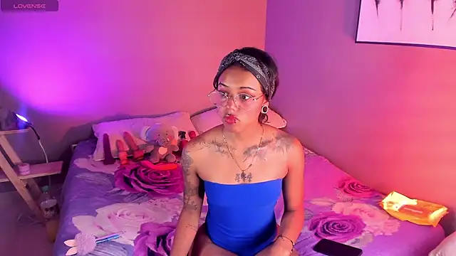 nyxmoonhells online show from October 6, 2025, 7:44 pm