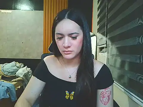 Snapshot of Yhanbeaufort18 chatting on October 3, 2025, 5:10 pm Yhanbeaufort18 online show from October 3, 2025, 5:10 pm