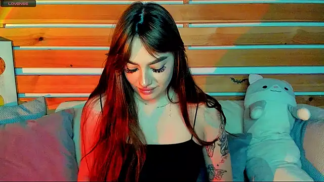 Emily Tylerr online show from November 25, 2025, 8:36 am