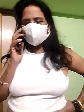 Snapshot of mallu-lover chatting on November 15, 2025, 6:15 pm mallu-lover online show from November 15, 2025, 6:15 pm