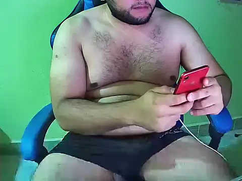 Snapshot of Bearmexicano69 chatting on September 16, 2025, 4:24 am Bearmexicano69 online show from September 16, 2025, 4:24 am