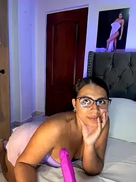 Snapshot of ema_zoe chatting on September 25, 2025, 12:14 am ema zoe online show from September 25, 2025, 12:14 am