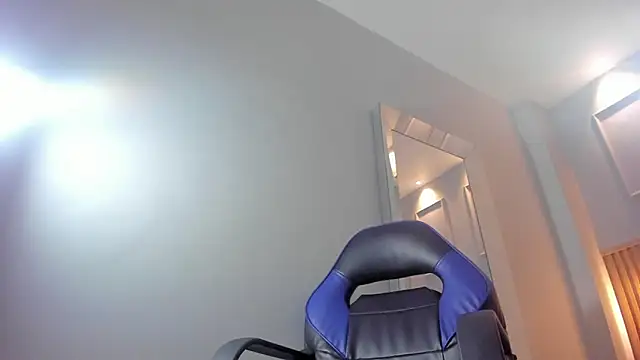 ALISSON BARKER online show from November 24, 2025, 12:16 pm