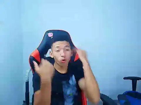 Snapshot of JuanchiT66 chatting on September 18, 2025, 4:14 am JuanchiT66 online show from September 18, 2025, 4:14 am