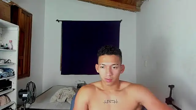 Snapshot of JuanchiT66 chatting on October 20, 2025, 7:42 am JuanchiT66 online show from October 20, 2025, 7:42 am