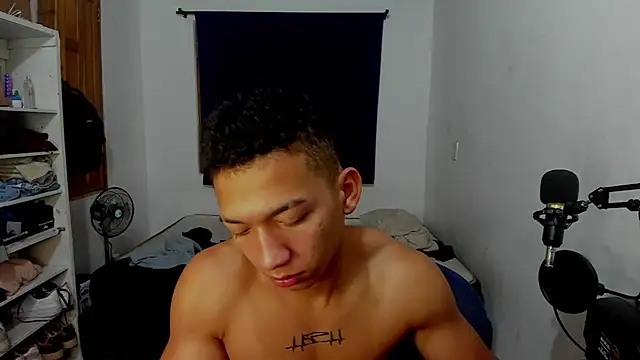 Snapshot of JuanchiT66 chatting on October 22, 2025, 3:56 pm JuanchiT66 online show from October 22, 2025, 3:56 pm