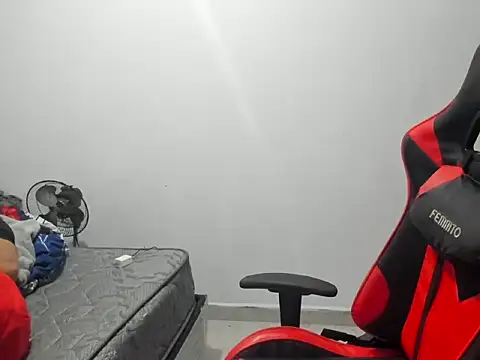 Snapshot of JuanchiT66 chatting on November 26, 2025, 4:35 am JuanchiT66 online show from November 26, 2025, 4:35 am