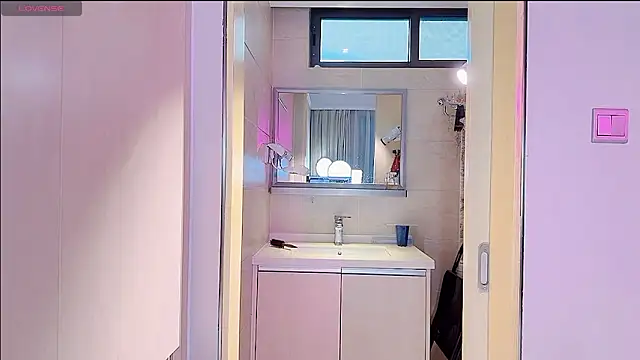 lucy-66 online show from October 12, 2025, 9:08 am