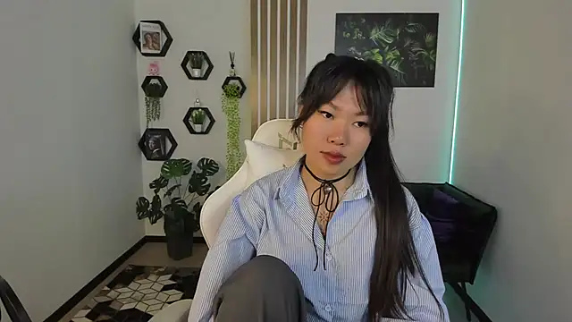 LunaPurrr online show from September 28, 2025, 11:10 pm