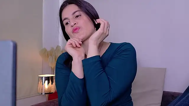 Snapshot of lizdevine chatting on September 24, 2025, 3:04 pm lizdevine online show from September 24, 2025, 3:04 pm