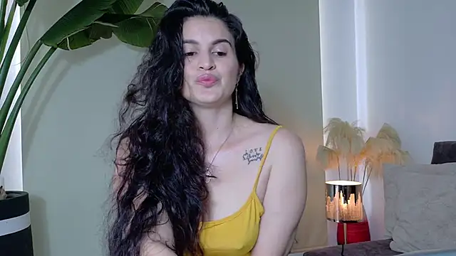 Snapshot of lizdevine chatting on October 12, 2025, 3:44 pm lizdevine online show from October 12, 2025, 3:44 pm