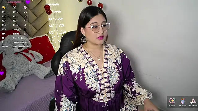 heluejamil online show from November 12, 2025, 1:28 am