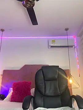 Velveet x online show from December 18, 2025, 11:38 am