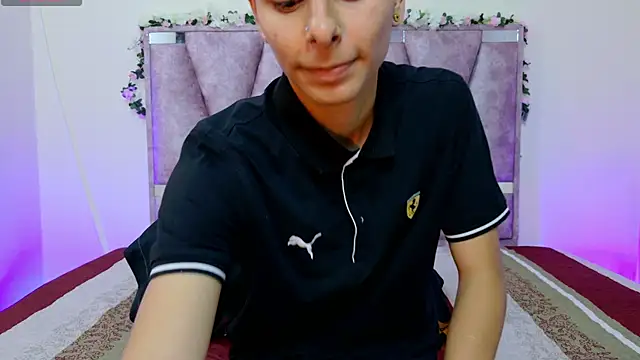 lana and liam  online show from October 17, 2025, 10:18 am