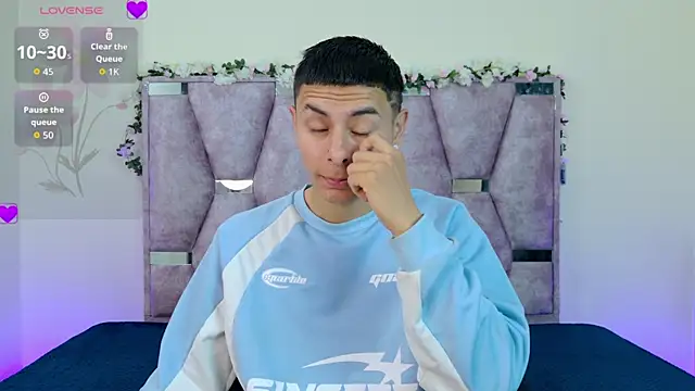 lana and liam  online show from November 14, 2025, 9:30 am