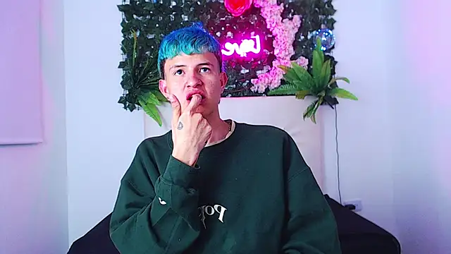 Snapshot of iam_lukas__ chatting on October 10, 2025, 3:27 am iam lukas online show from October 10, 2025, 3:27 am