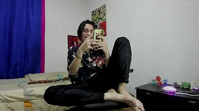 Snapshot of golden_ryyan chatting on November 30, 2025, 12:58 am golden ryyan online show from November 30, 2025, 12:58 am